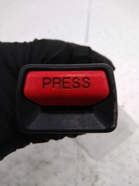 2004-2008 Acura TL Front Left Driver Side Seat Belt Buckle Assembly Black Oem - Image 2