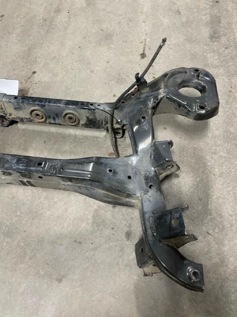 2005-2015 Nissan Armada Infiniti QX56 Rear Subframe Crossmember Engine Cradle Oem - Image 3