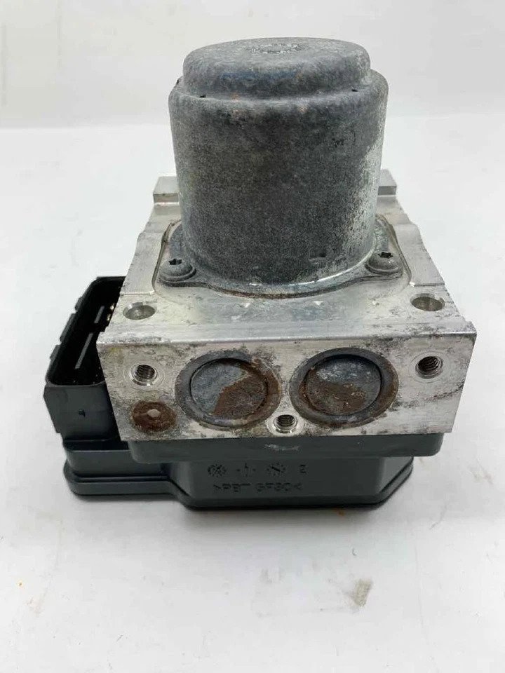 2016-2018 Honda HRV ABS Anti-Lock Brake Pump Control Module Assembly AWD CVT Oem - Image 4