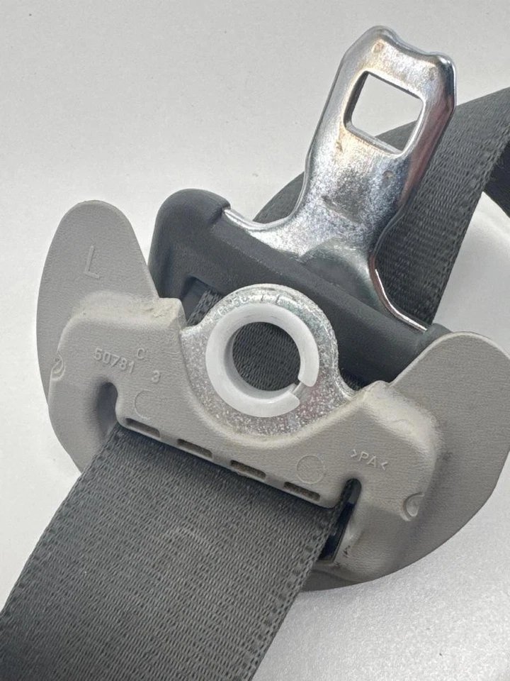 2011-2014 Toyota Sienna Left Driver Seat Belt Retractor 4 Cylinder Gray Oem - Image 3